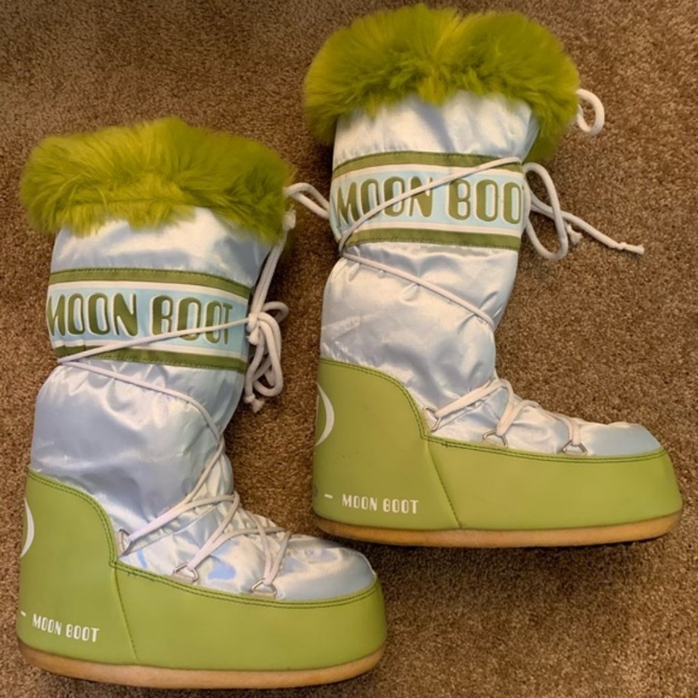 !! ISO Green Fur Trim Baby Blue Tecnica Moon Boots